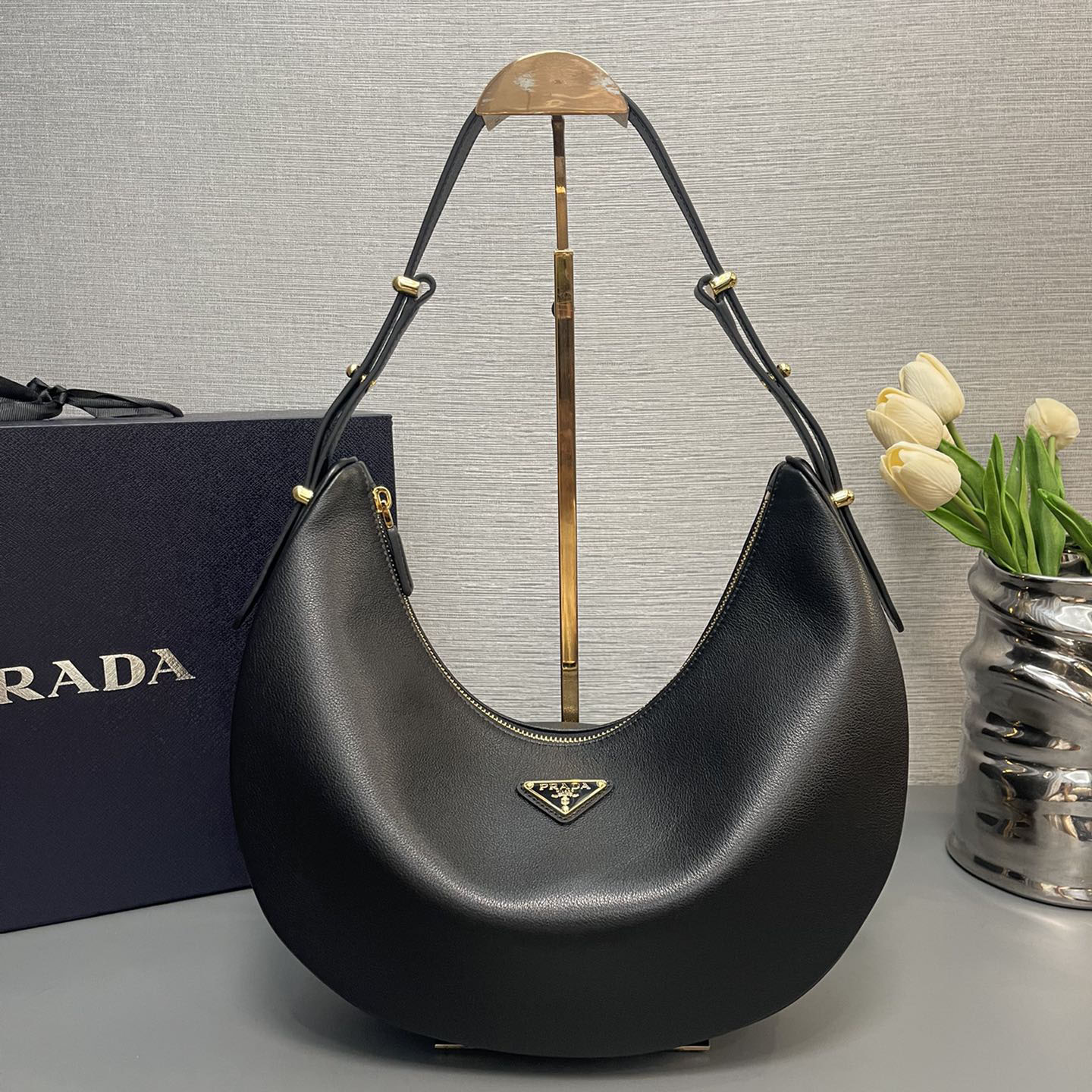 Pra*a top handle bags